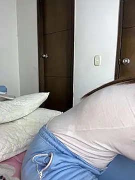 Snapshot of sandylau chatting on 2, 10, 2025 sandylau online show from 2, 10, 2025