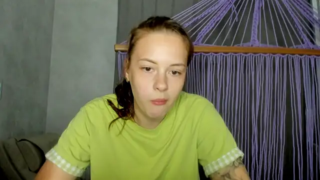 Snapshot of why_again_me chatting on 18, 5, 2026 why again me online show from 18, 5, 2026