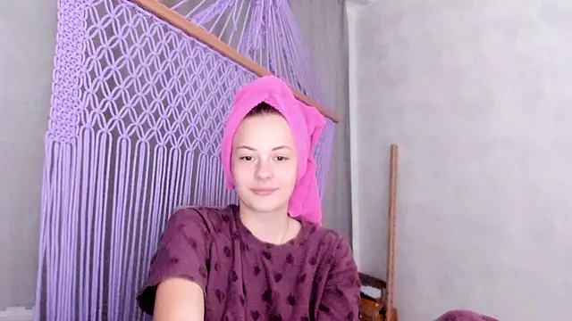 Snapshot of why_again_me chatting on 28, 5, 2026 why again me online show from 28, 5, 2026