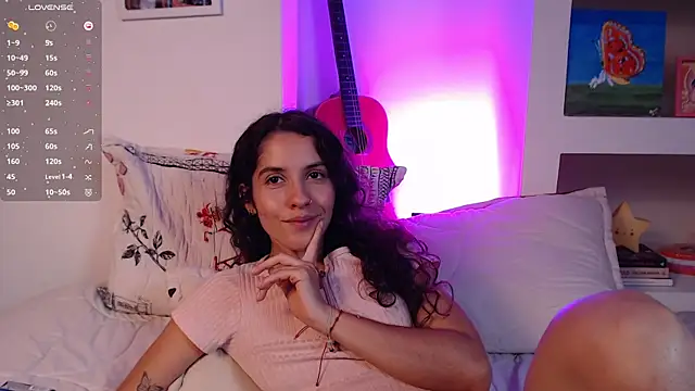 Snapshot of lailypink chatting on 27, 4, 2026 lailypink online show from 27, 4, 2026
