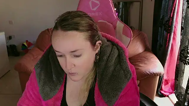 kisicaxx online show from 30, 1, 2025