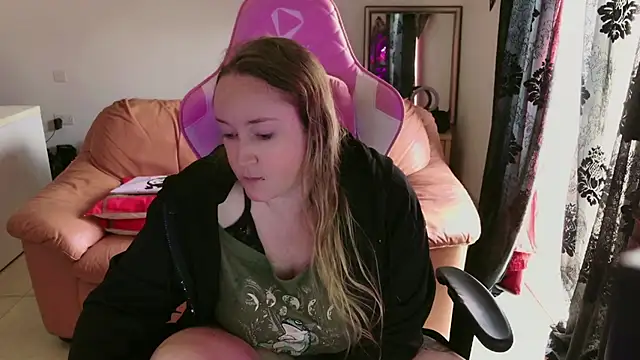 kisicaxx online show from 12, 2, 2025