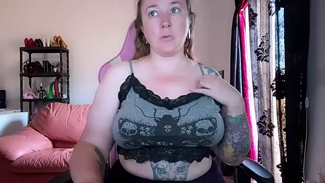 kisicaxx online show from 22, 9, 2025