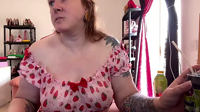 kisicaxx online show from 14, 4, 2026