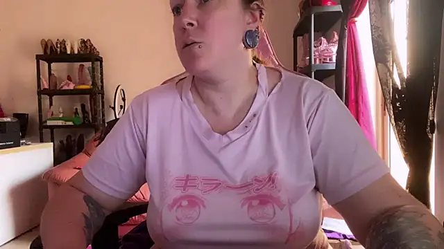 Snapshot of kisicaxx chatting on 11, 6, 2026 kisicaxx online show from 11, 6, 2026