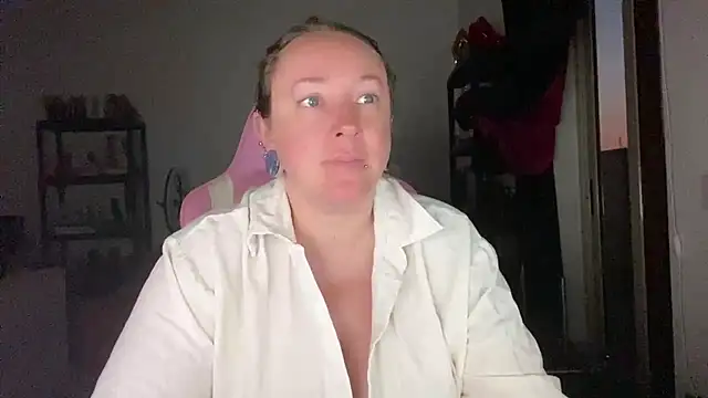 Snapshot of kisicaxx chatting on 17, 7, 2026 kisicaxx online show from 17, 7, 2026