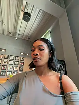 Snapshot of __Nessa__ chatting on 23, 5, 2026 Nessa online show from 23, 5, 2026