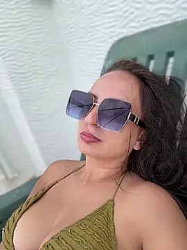Snapshot of itsCassie chatting on 7, 10, 2025 itsCassie online show from 7, 10, 2025