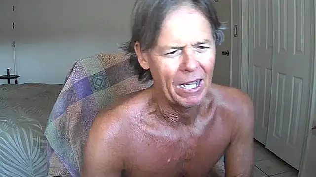 Snapshot of nakeedcowboi65 chatting on 15, 5, 2026 nakeedcowboi65 online show from 15, 5, 2026