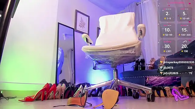 Ashley leon  online show from 15, 12, 2024