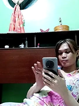 QueenSoreal online show from 10, 11, 2025