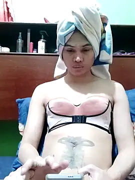 QueenSoreal online show from 5, 12, 2025