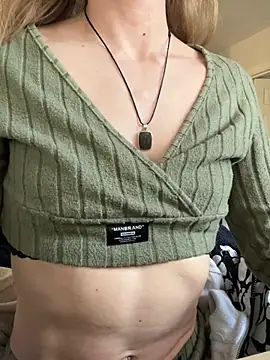 Snapshot of Heidi_Harper chatting on 4, 3, 2025 Heidi Harper online show from 4, 3, 2025