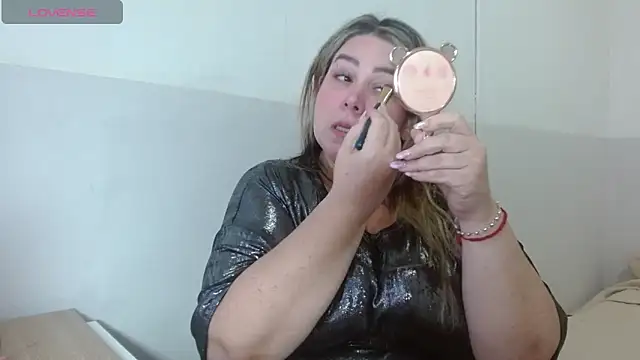 Snapshot of bella_savati chatting on 18, 9, 2025 bella savati online show from 18, 9, 2025