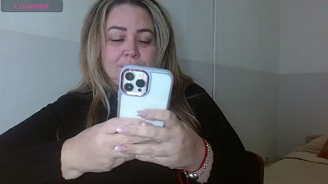 Snapshot of bella_savati chatting on 27, 9, 2025 bella savati online show from 27, 9, 2025