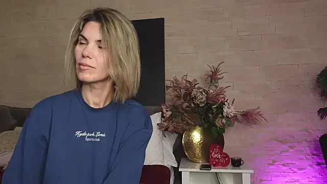 FeliciaKrige online show from 3, 3, 2026