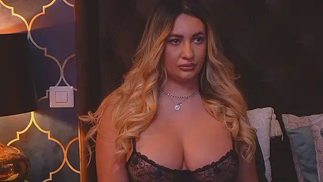 Snapshot of YaaraCollins chatting on 3, 12, 2024 YaaraCollins online show from 3, 12, 2024