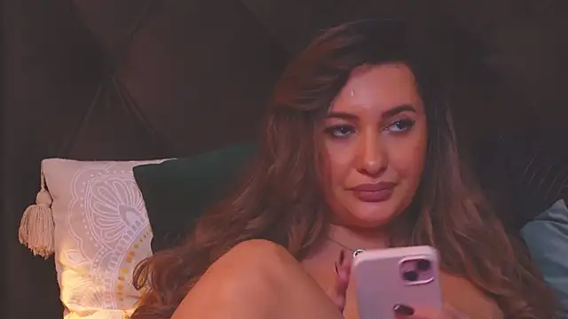 Snapshot of YaaraCollins chatting on 7, 1, 2025 YaaraCollins online show from 7, 1, 2025