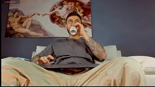 Snapshot of alessandro_duty chatting on 27, 2, 2026 alessandro duty online show from 27, 2, 2026