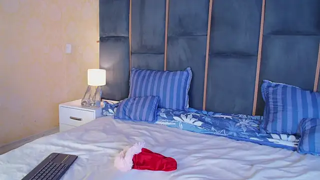 CaseyMoon online show from 21, 12, 2025