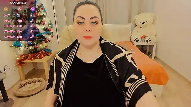 Nina Hopper online show from 17, 12, 2025