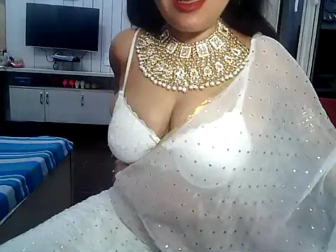 Snapshot of yourradhika chatting on 30, 11, 2025 yourradhika online show from 30, 11, 2025