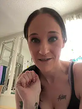 Snapshot of lolabunny9 chatting on 7, 2, 2025 lolabunny9 online show from 7, 2, 2025