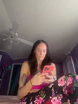 Snapshot of lolabunny9 chatting on 12, 2, 2025 lolabunny9 online show from 12, 2, 2025