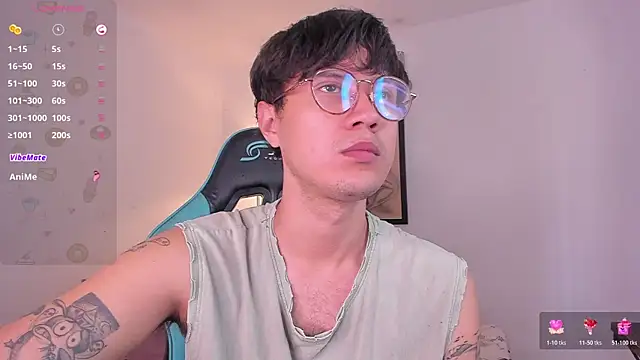 Snapshot of LeaneSeb chatting on 20, 11, 2025 LeaneSeb online show from 20, 11, 2025