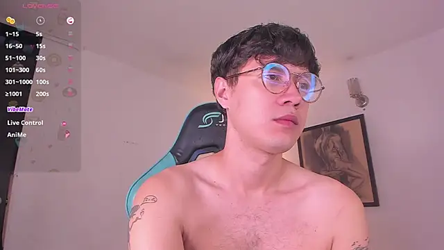 Snapshot of LeaneSeb chatting on 21, 11, 2025 LeaneSeb online show from 21, 11, 2025