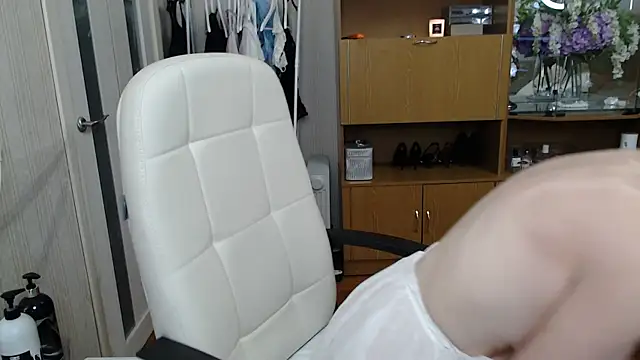 Mika Passion online show from 1, 2, 2025