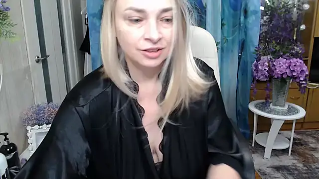 Mika Passion online show from 30, 11, 2025