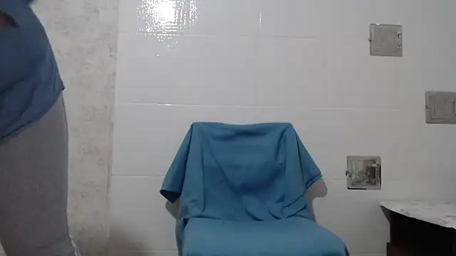 Snapshot of Miss_Night21 chatting on 22, 11, 2025 Miss Night21 online show from 22, 11, 2025