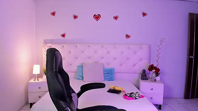 ximena slut 21 online show from 27, 2, 2025