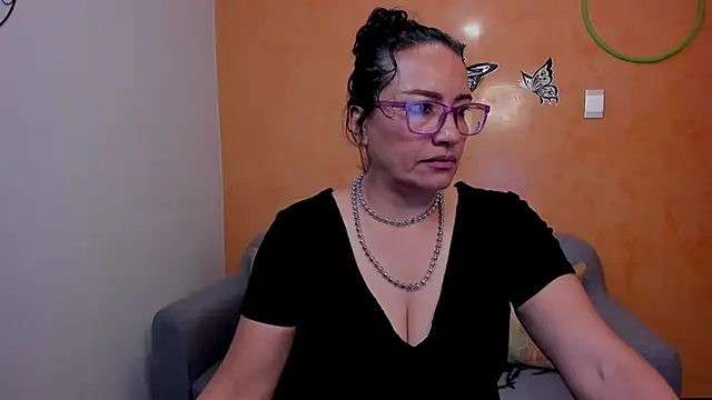 scarlet wet online show from 10, 4, 2026