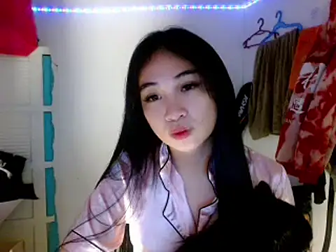 SweetLilly 18 online show from 15, 3, 2025