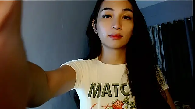 Snapshot of SweetLilly_18 chatting on 21, 7, 2026 SweetLilly 18 online show from 21, 7, 2026