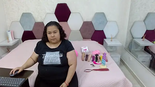 Snapshot of angel_blue chatting on 16, 2, 2026 angel blue online show from 16, 2, 2026