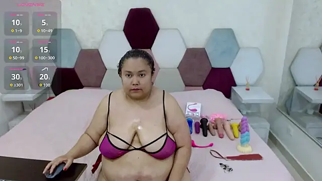 Snapshot of angel_blue chatting on 1, 3, 2026 angel blue online show from 1, 3, 2026