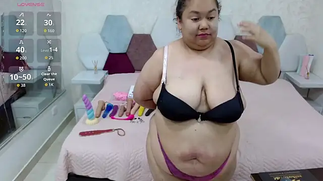 Snapshot of angel_blue chatting on 18, 4, 2026 angel blue online show from 18, 4, 2026