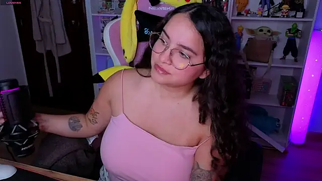 Snapshot of Sweet_sully__ chatting on 7, 11, 2025 Sweet sully online show from 7, 11, 2025