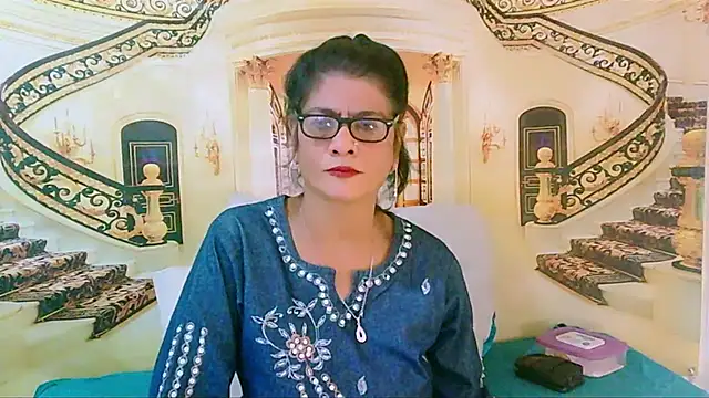 Snapshot of IndianAllure chatting on 1, 8, 2026 IndianAllure online show from 1, 8, 2026