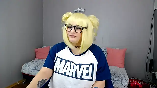 Estheri online show from 20, 2, 2025