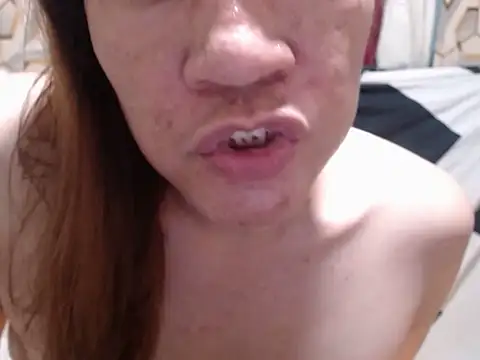 Snapshot of tshugecumxxx chatting on 4, 7, 2026 tshugecumxxx online show from 4, 7, 2026