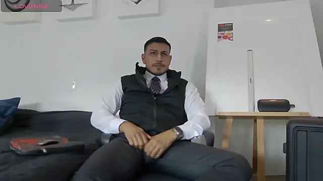 Snapshot of WillSandler chatting on 19, 12, 2025 WillSandler online show from 19, 12, 2025