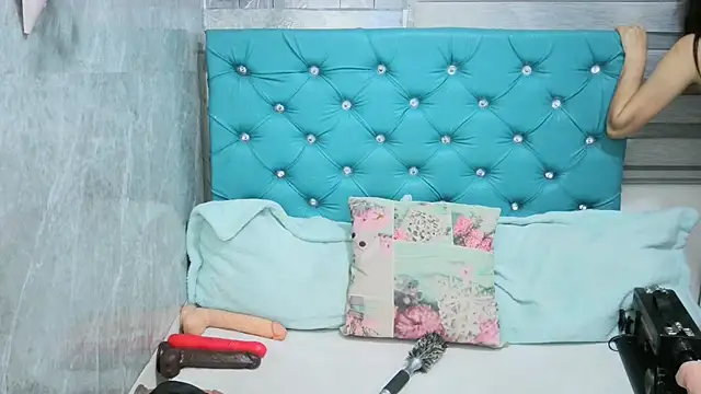 MAARYMOON online show from 27, 1, 2025