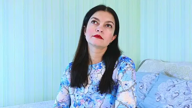  Lily  online show from 4, 2, 2025