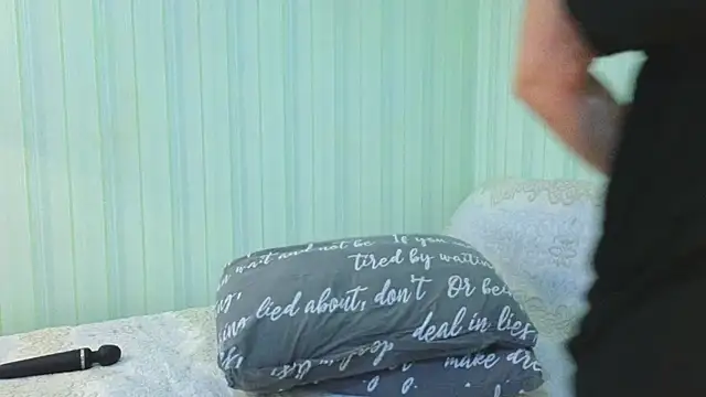 Snapshot of _Lily_ chatting on 28, 7, 2026 Lily online show from 28, 7, 2026
