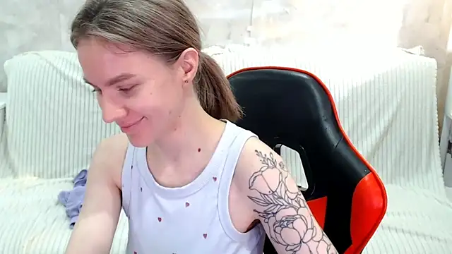 Mila Jon online show from 9, 10, 2025