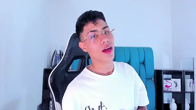 AlanNaughty online show from 7, 2, 2025